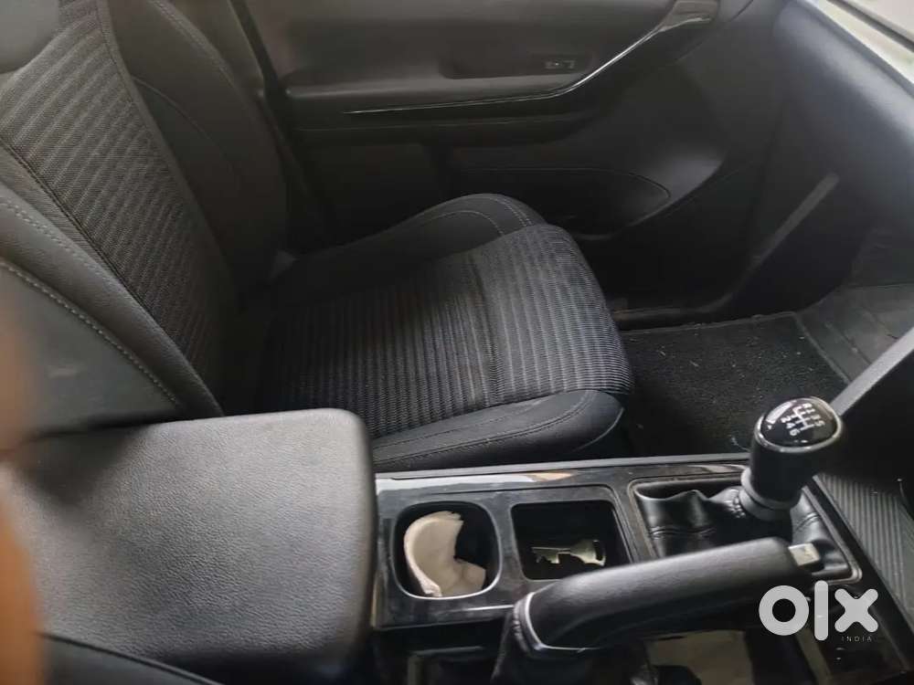 Brand New Car Ha Per Paiso Ki Jarurat Hai Too Isliye Sale Kar Rahe Ha