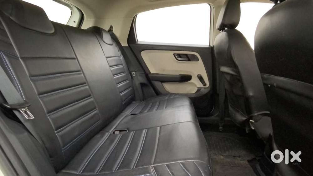 Tata Altroz 1.2 Xe Plus Petrol, 2022, Petrol