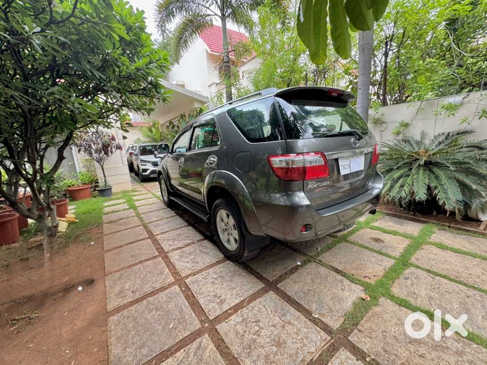 Toyota Fortuner Diesel 2011
