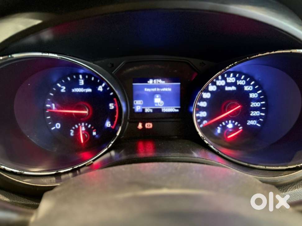 Kia Carnival Premium, 2021, Diesel