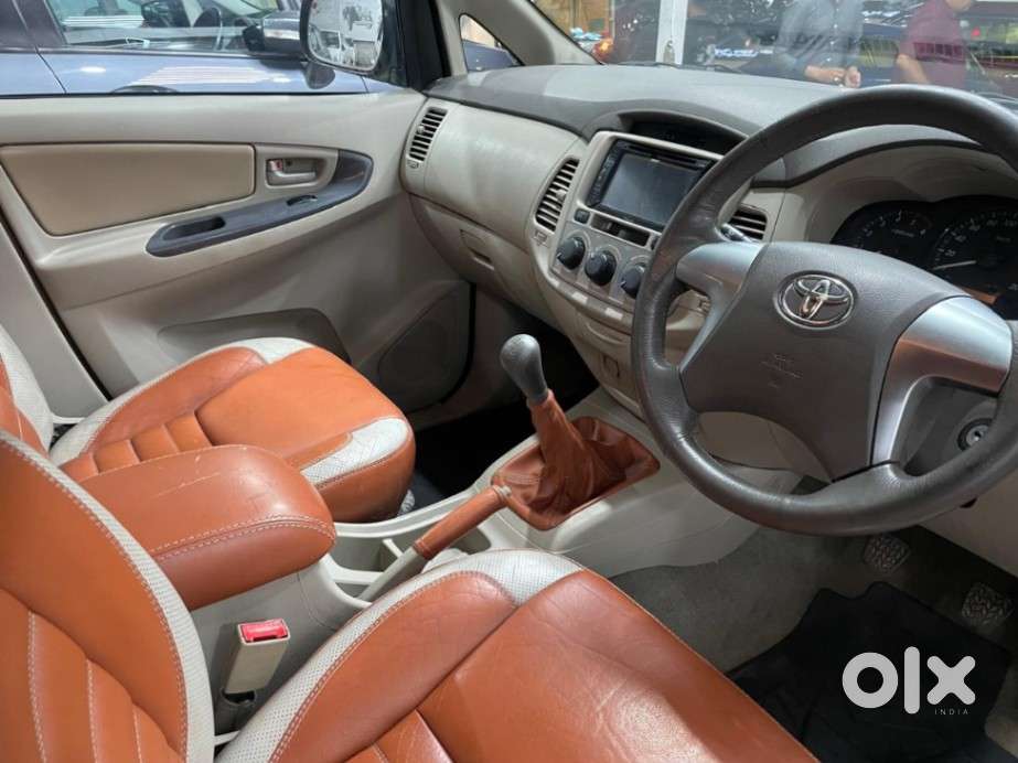 Toyota Innova 2.5 G (diesel) 8 Seater, 2014, Diesel