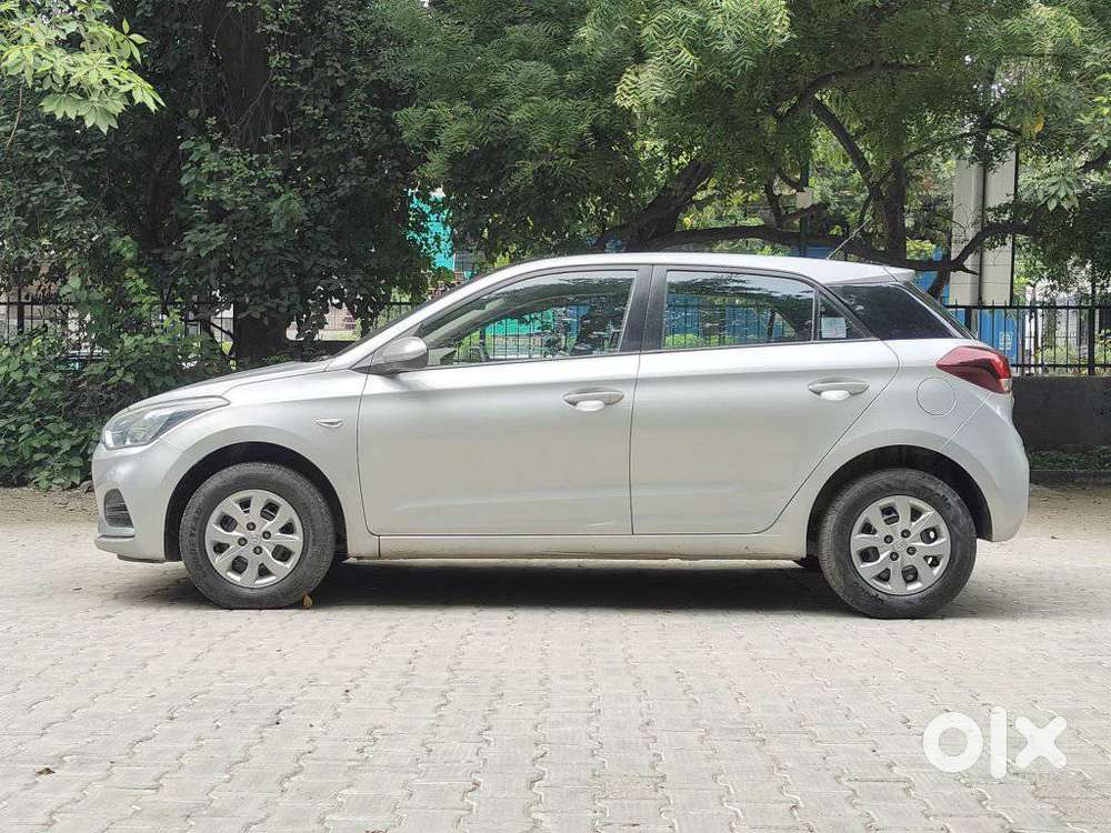 Hyundai Elite I20 1.2magna Executive At, 2018, Petrol
