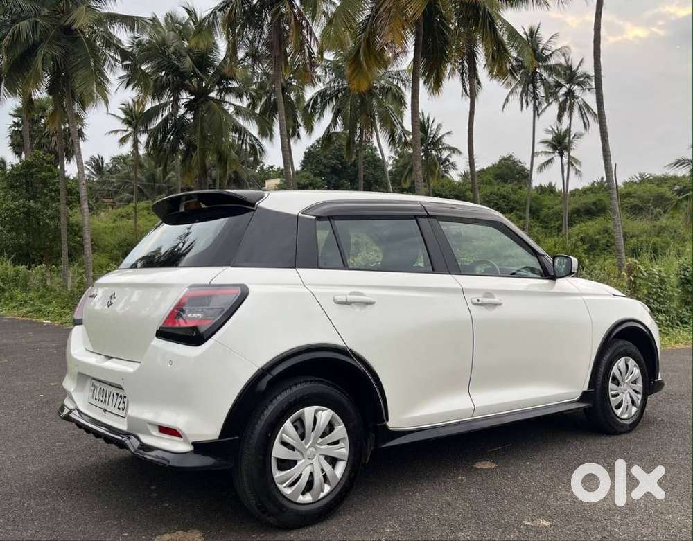 Maruti Suzuki Swift Vxi + Manual, 2024, Petrol