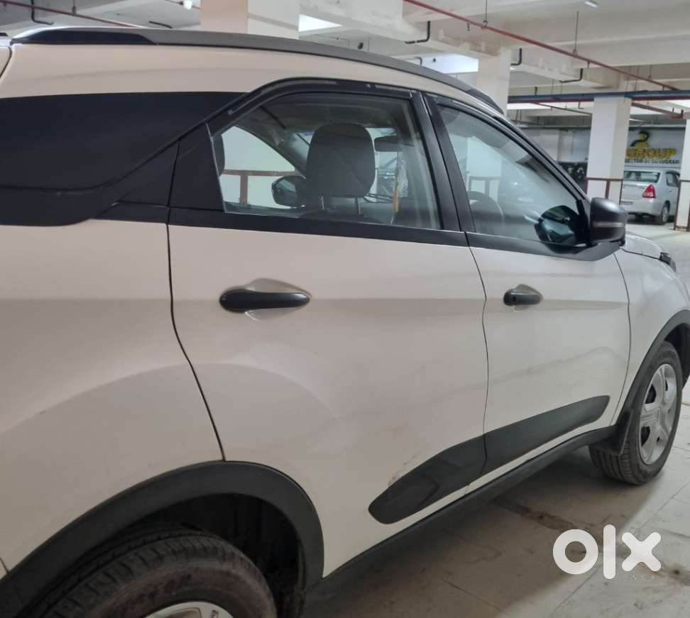 Tata Nexon 1.2 Revotron Xma Amt, 2023, Petrol