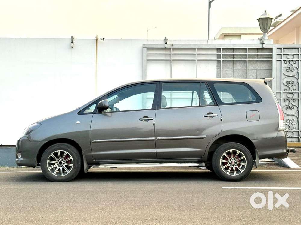 Toyota Innova 2.5 Gx 7 Str Bs-iii, 2011, Diesel