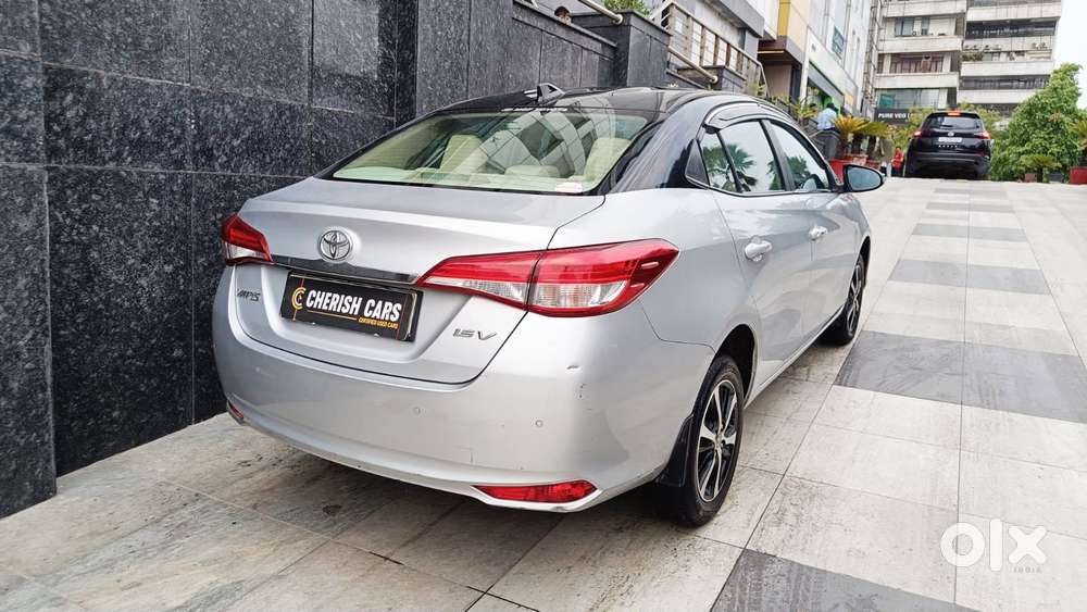 Toyota Yaris V Cvt, 2020, Petrol