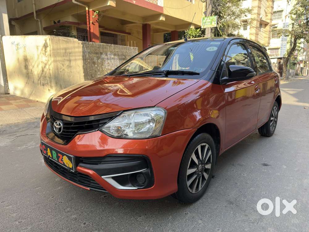 Toyota Etios Liva V Dual Tone, 2018, Petrol