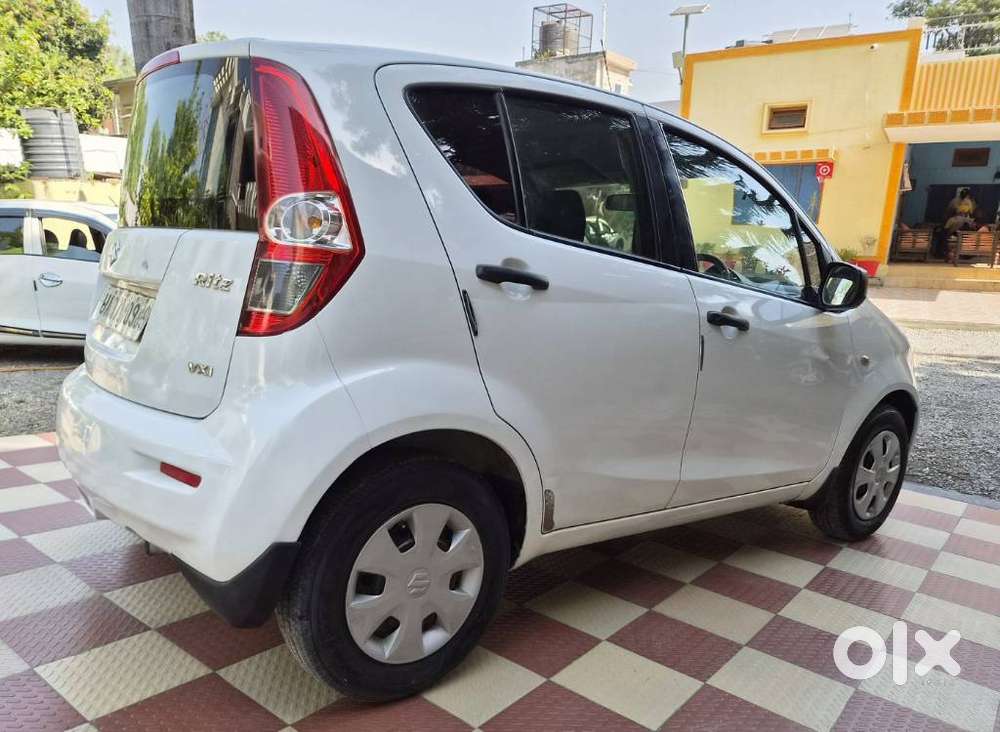 Maruti Suzuki Ritz Vxi, 2012, Petrol