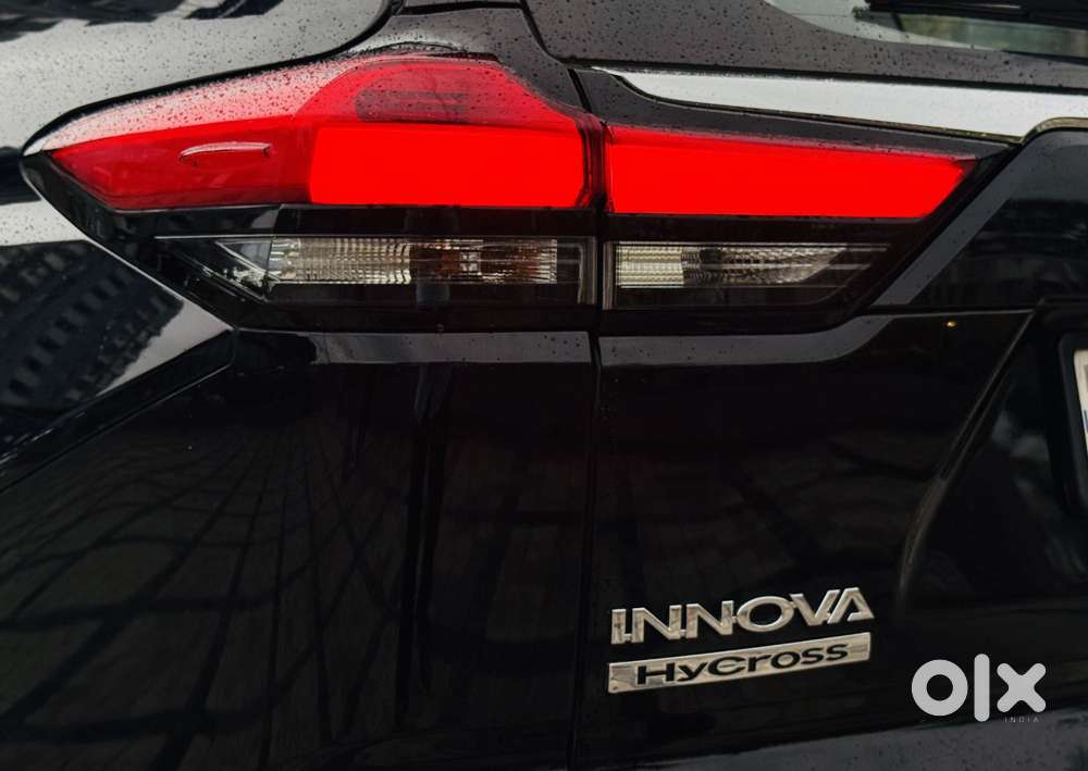 Toyota Innova Hycross 2.0 Zx Hybrid 7 Str, 2023, Electric