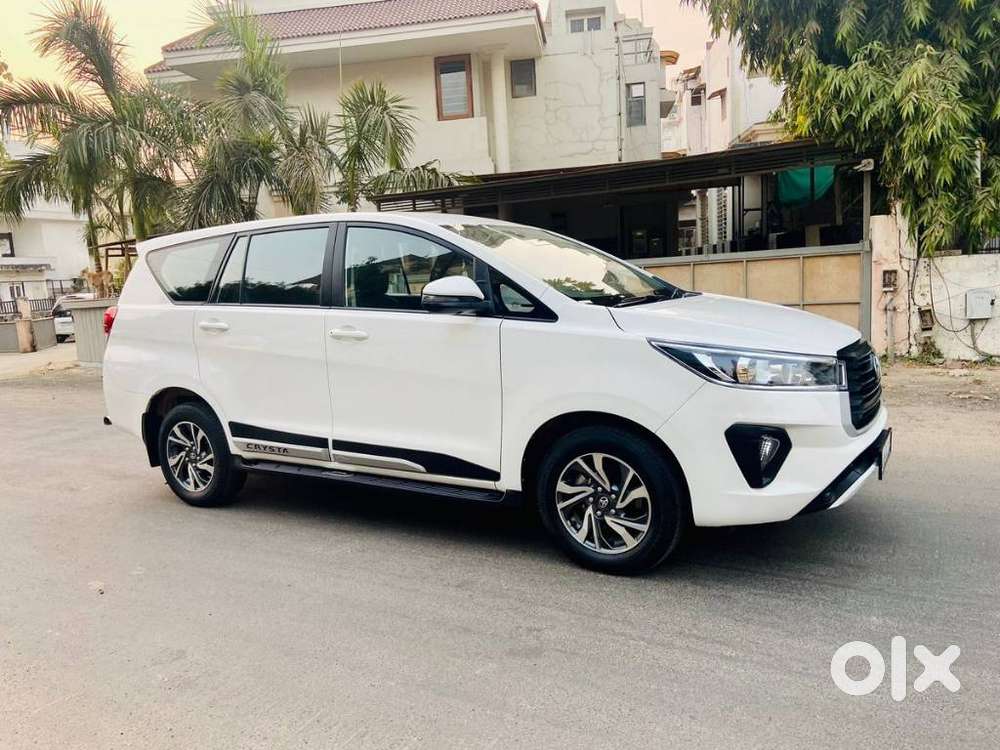 Toyota Innova Crysta 2.4 G Plus Mt 8 Str, 2022, Diesel