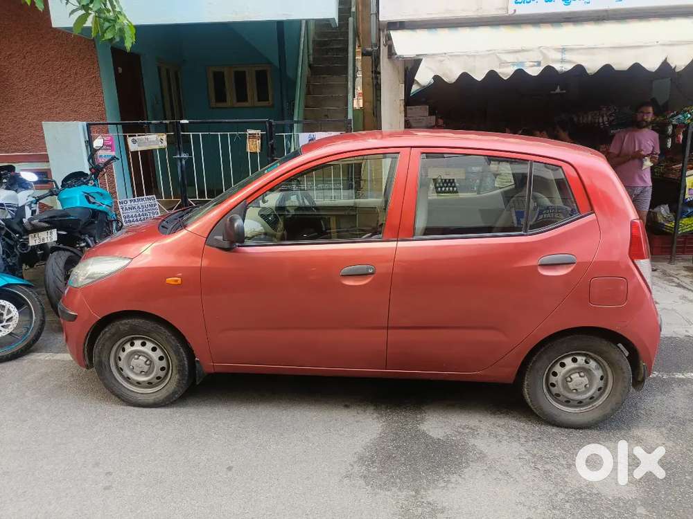 Hyundai I10 2010 Petrol Well Maintained Immediate Sale Due Parking Pro