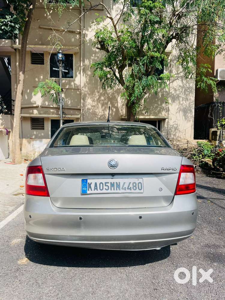 Skoda Rapid 1.6 MPI AT Elegance, 2013, Petrol