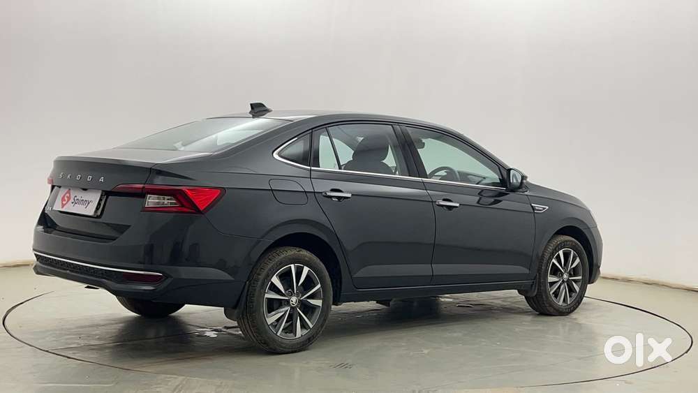 Skoda Slavia Style 1.0l Tsi Mt, 2023, Petrol
