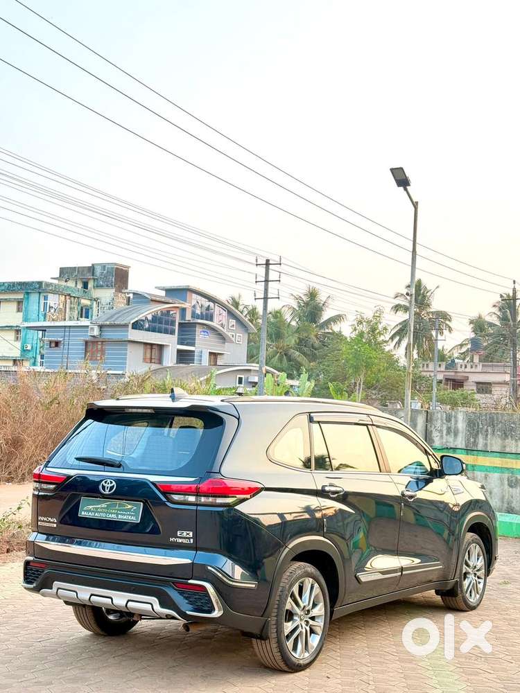 Toyota Innova Hycross 2.0 Zx (o) Hybrid 7 Str, 2023, Petrol