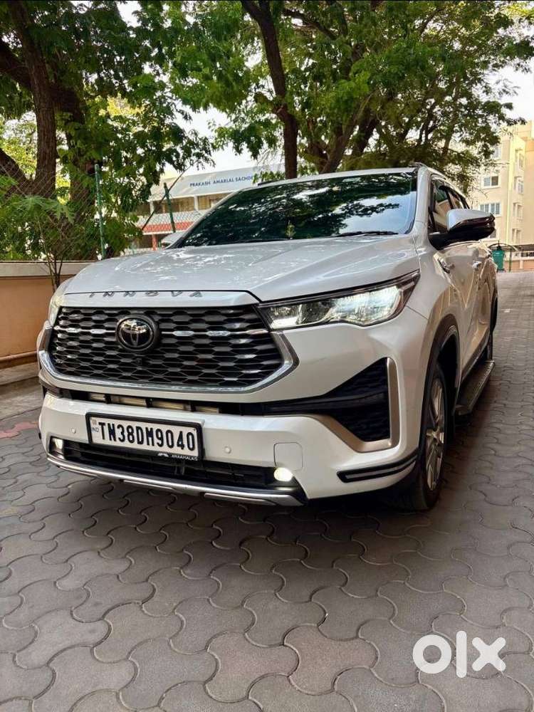 Toyota Innova Hycross 2.0 Zx Hybrid 7 Str, 2025, Petrol