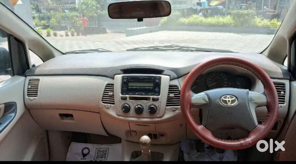 Toyota Innova 2011 Diesel 102000 Km Driven