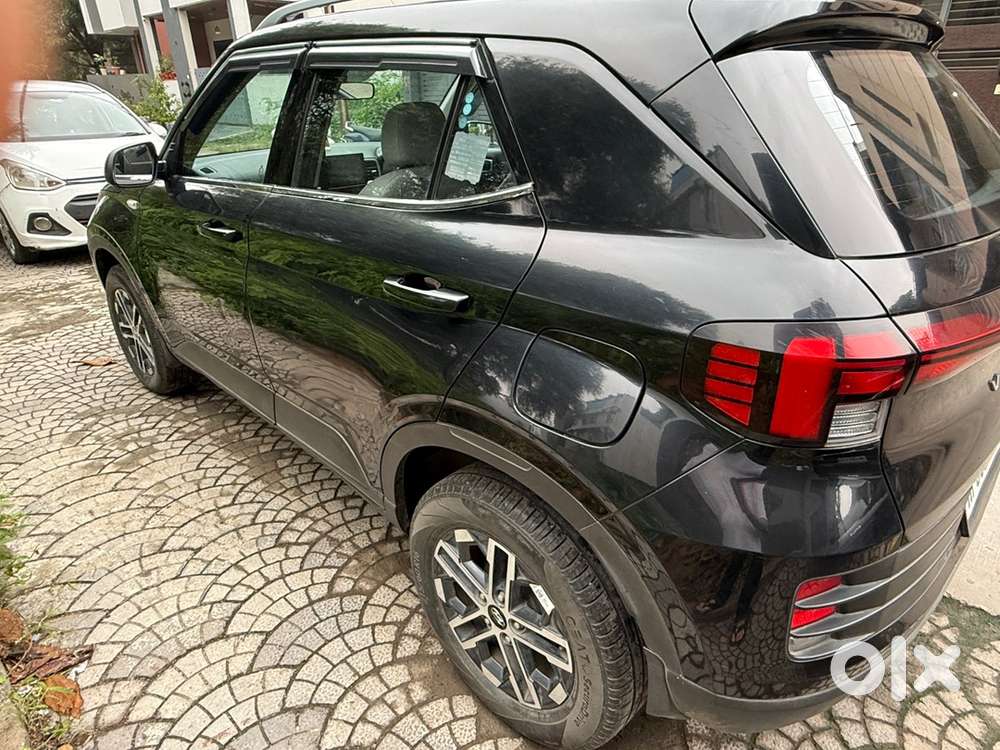 Hyundai Venue Petrol Manual 2023