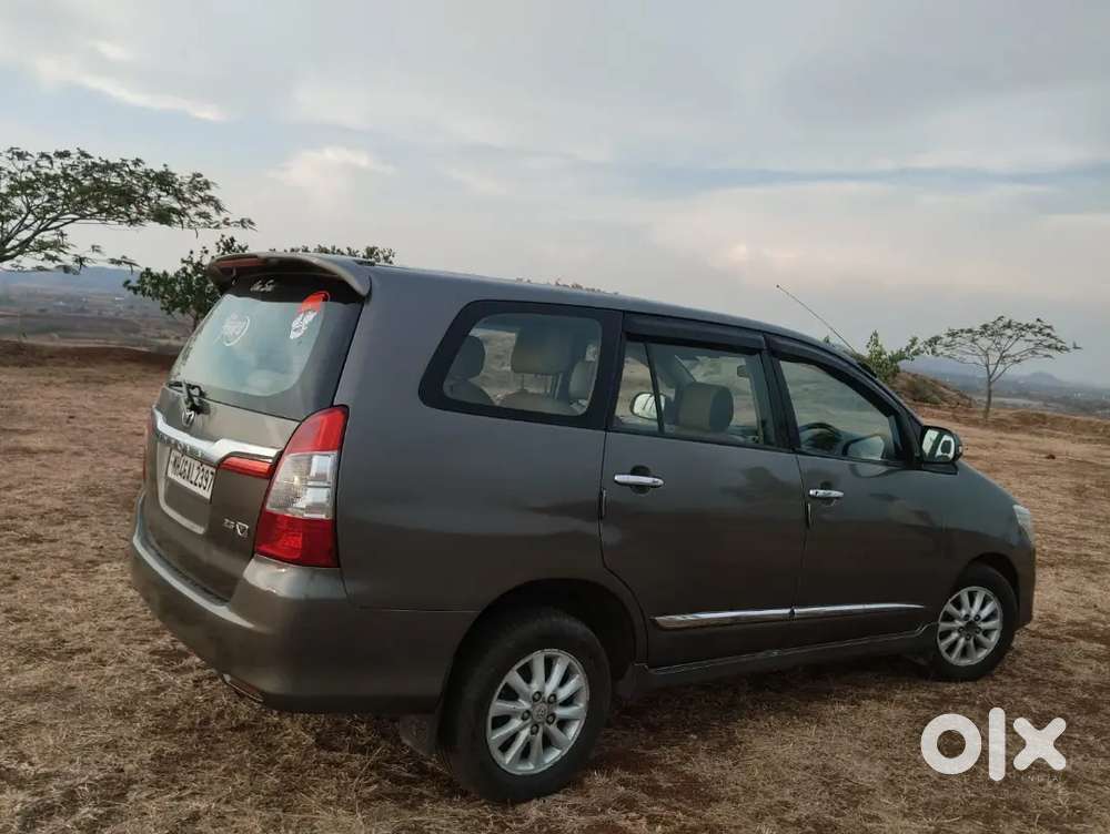 Toyota Innova 2015 Diesel 85000 Km Driven