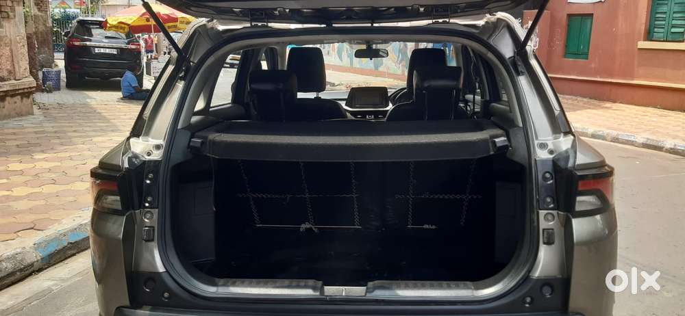 Maruti Suzuki Brezza 1.5 Zxi Smart Hybrid, 2025, Petrol