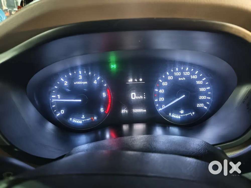 Top Model , Push Start , Auto Ac, Alloy Wheels, Auto Lights