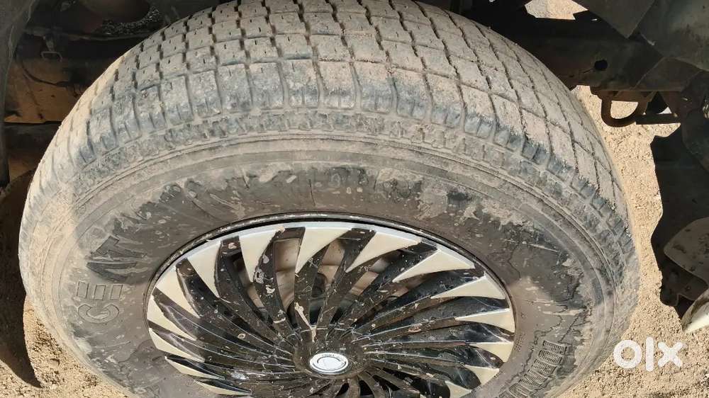 New Tyer, Well Maintained,smooth Engein, Only Ac Work