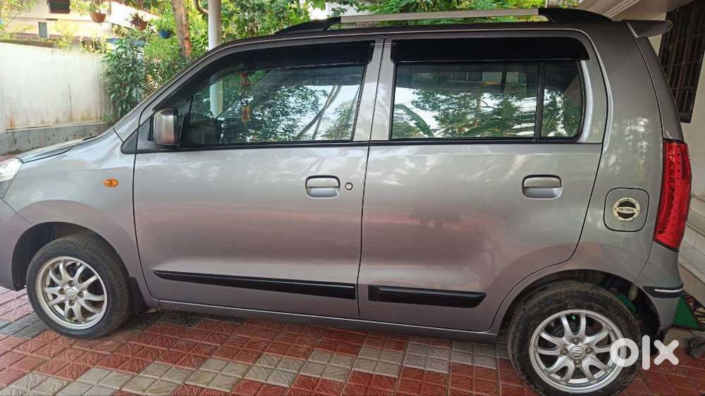 Still New Condition With 4 Alloy Wheel With Spoiler And Reverse Sensor