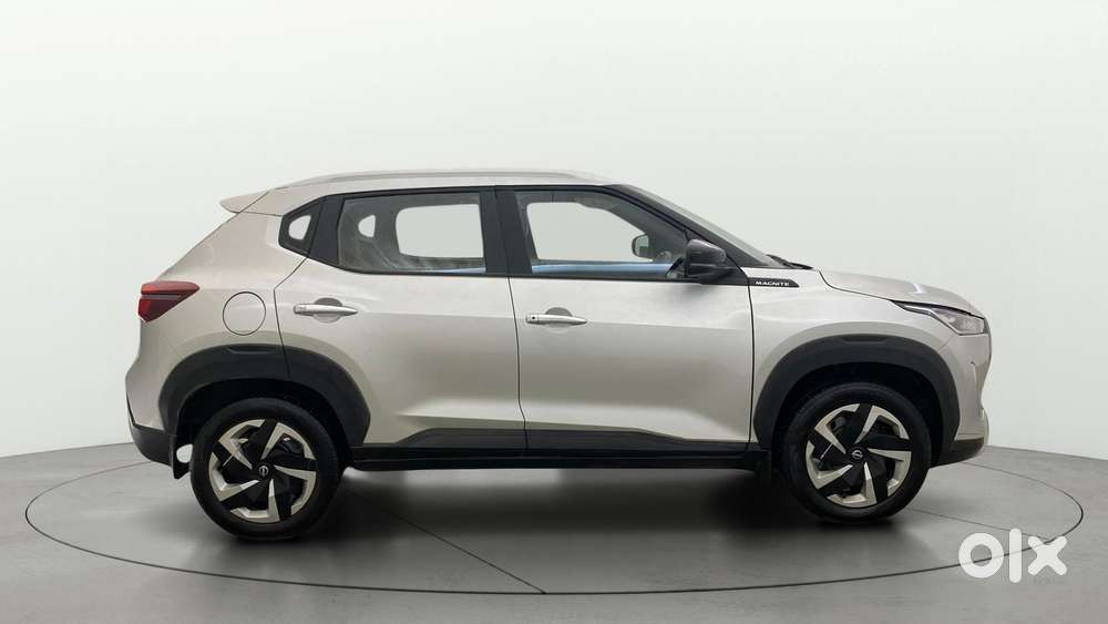 Nissan Magnite Kuro Edition 1.0 Petrol Mt, 2025, Petrol