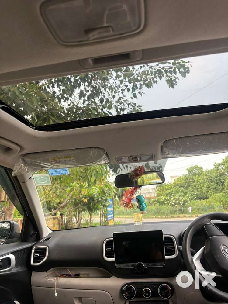 Hyundai Venue Petrol 2025