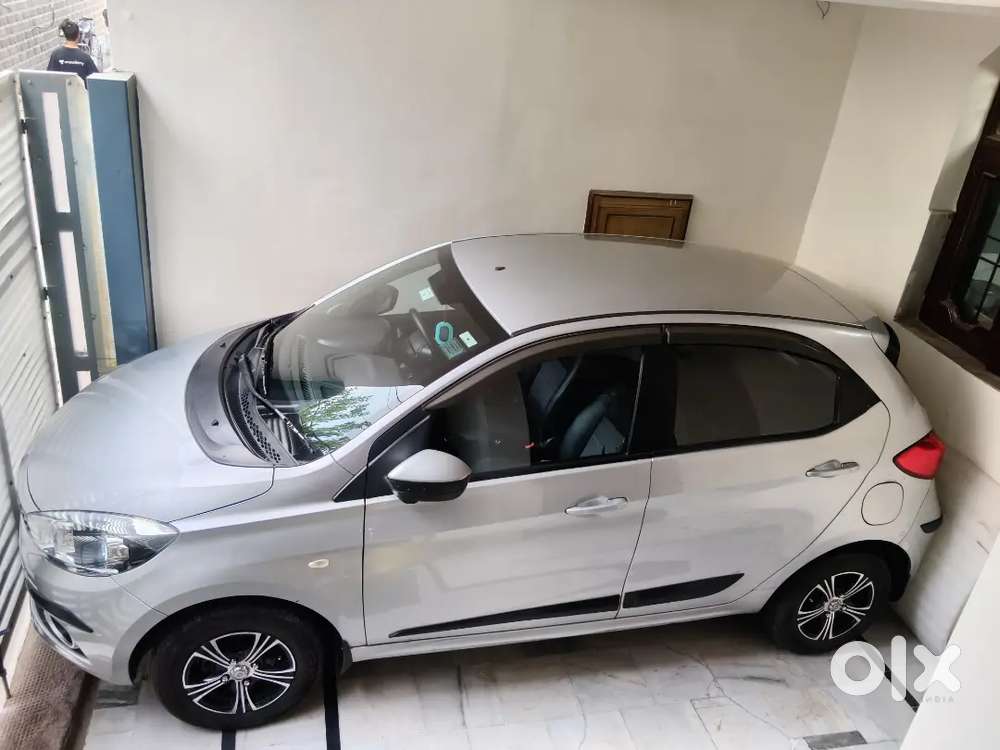 Tata Tiago 2016 Petrol Well Maintained, Chandigarh Registered.