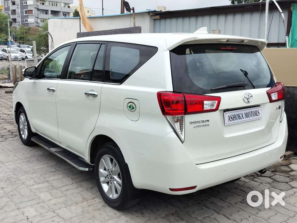 Toyota Innova Crysta 2.4 V 8 Str, 2017, Diesel