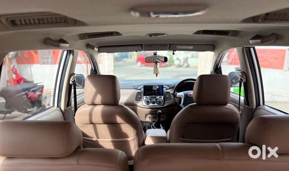 Toyota Innova 2.5 Gx (diesel) 8 Seater Bs Iv, 2015, Diesel