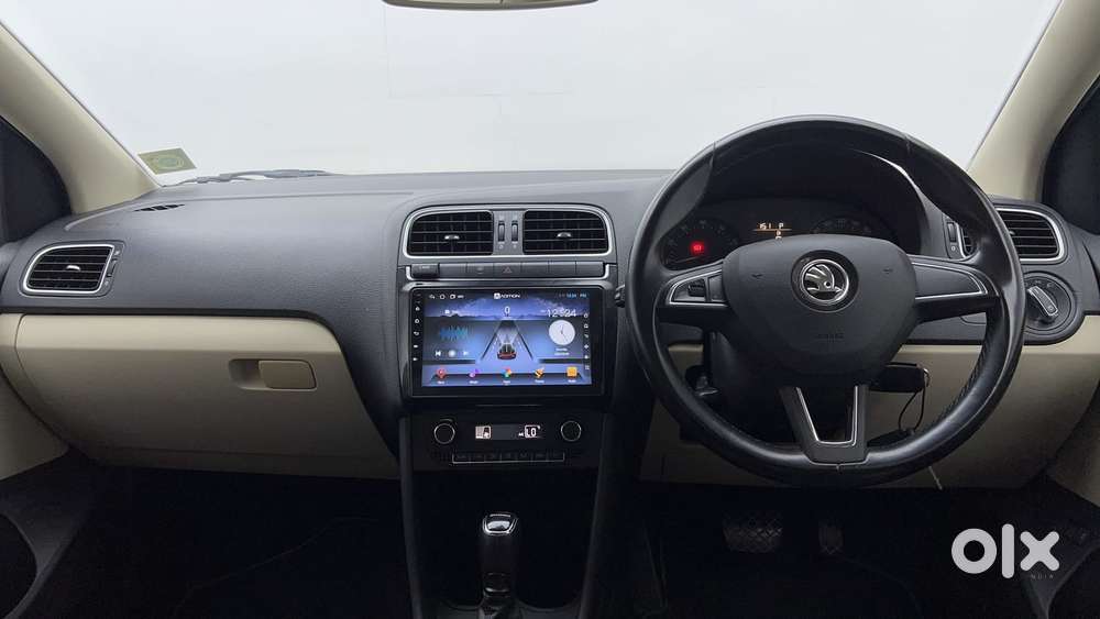 Skoda Rapid 1.6 Mpi At Style, 2016, Petrol