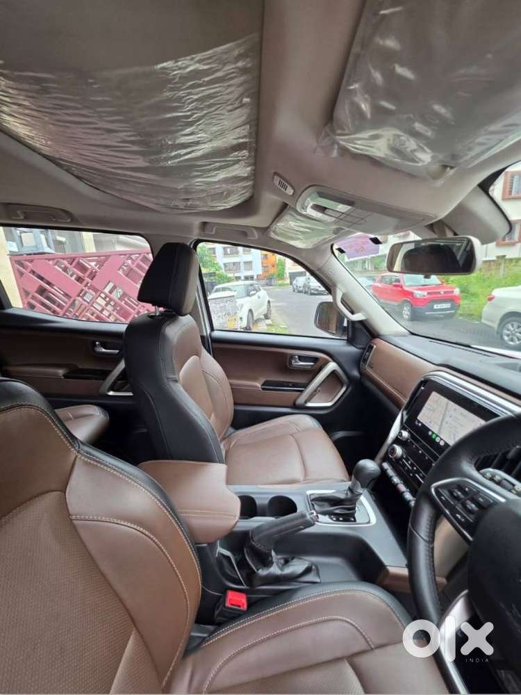 Mahindra Scorpio N Z8 Petrol At 7 Str, 2026, Petrol