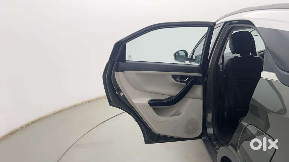 Tata Nexon 1.2 Revotron Xza Plus Dualtone, 2020, Petrol
