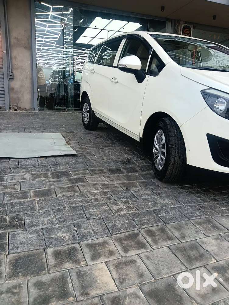 Mahindra Marazzo 2018 Plus