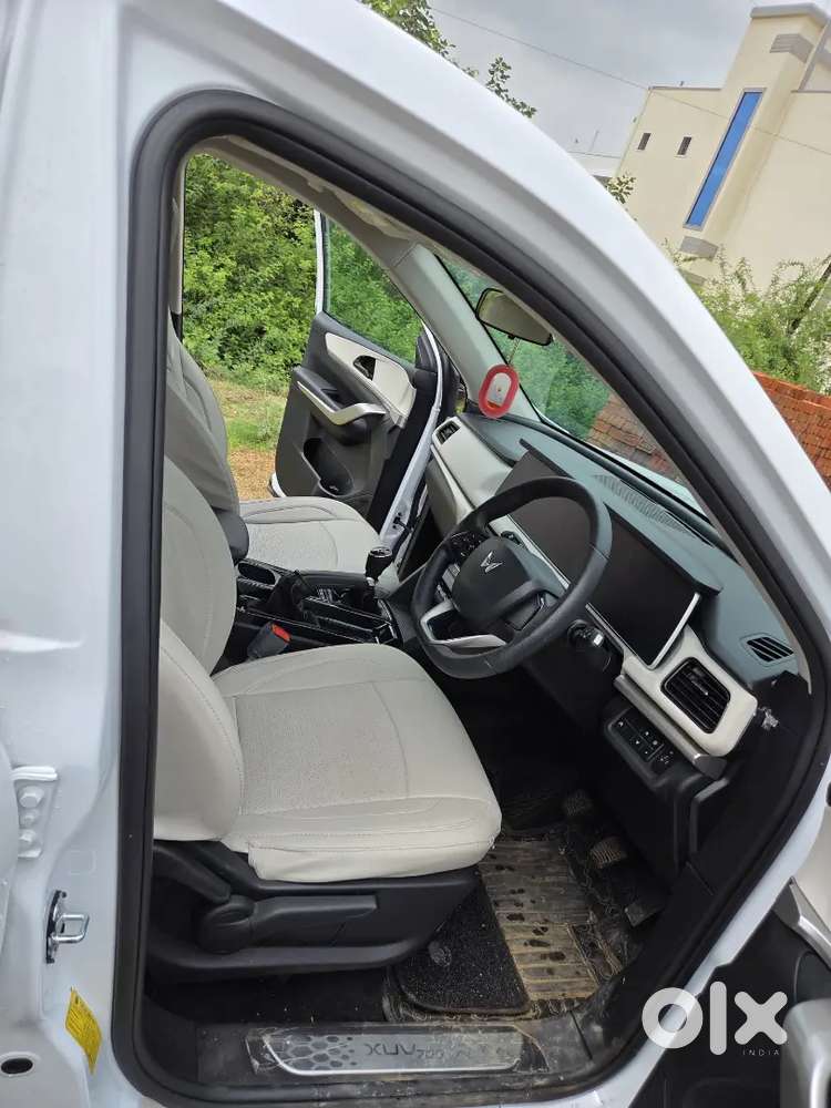 Mahindra Xuv700 Diesel Mt 2025