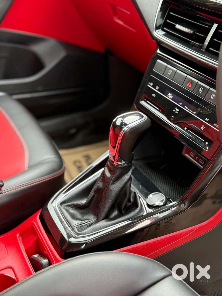 Skoda Kushaq 1.0 Tsi Style At (6 Airbags), 2021, Petrol
