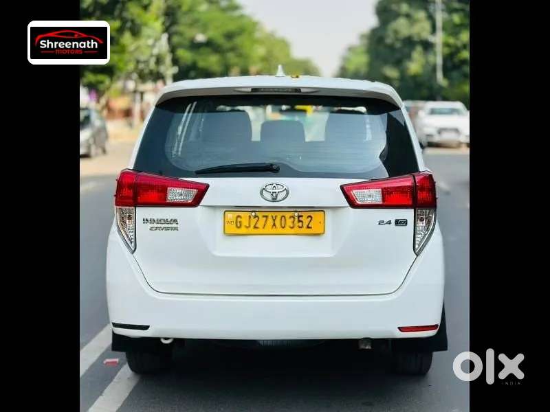 Toyota Innova Crysta [2020-ongoing] 2.4 Gx 8 Str, 2017, Diesel