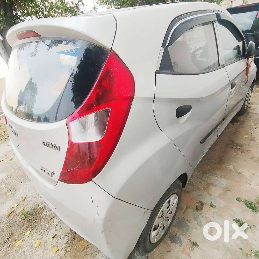 Hyundai Eon 2014 Petrol, अच्छी Condition में उपलब्ध। गाड़ी नियमित रूप