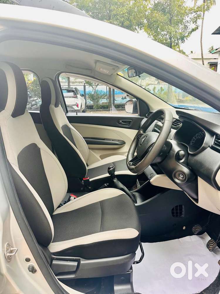 Renault Triber Rxt, 2023, Petrol