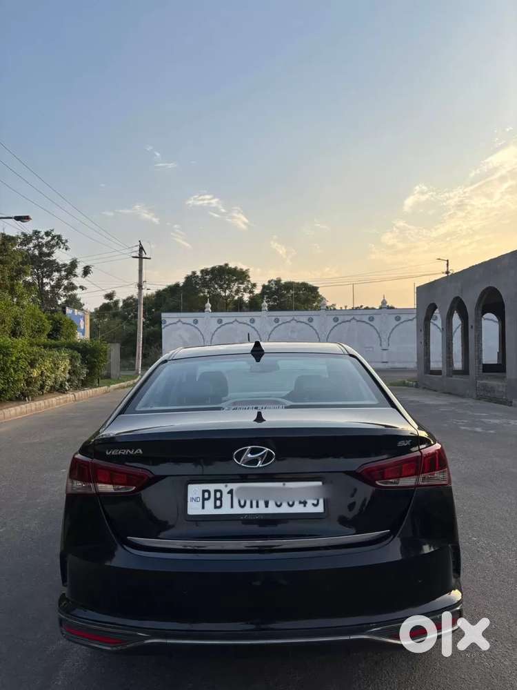 Hyundai Verna 1.5 Sx (o) Vtvt, 2022, Petrol