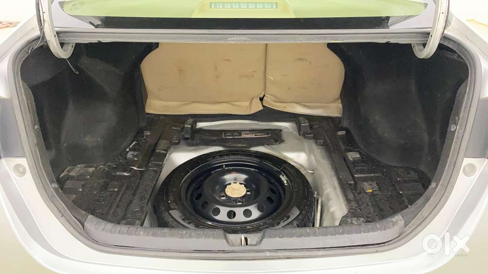 Toyota Yaris J Cvt, 2020, Petrol