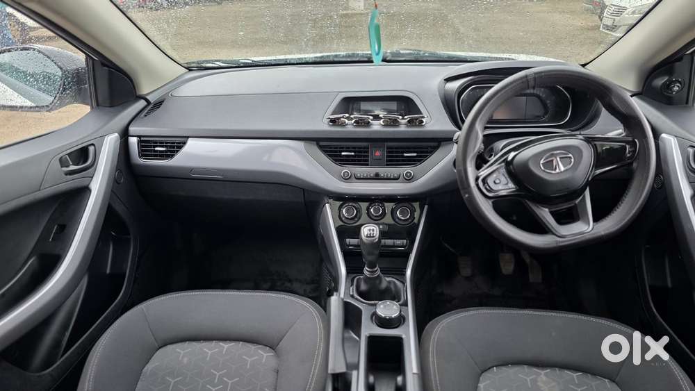 Tata Nexon, 2022, Petrol