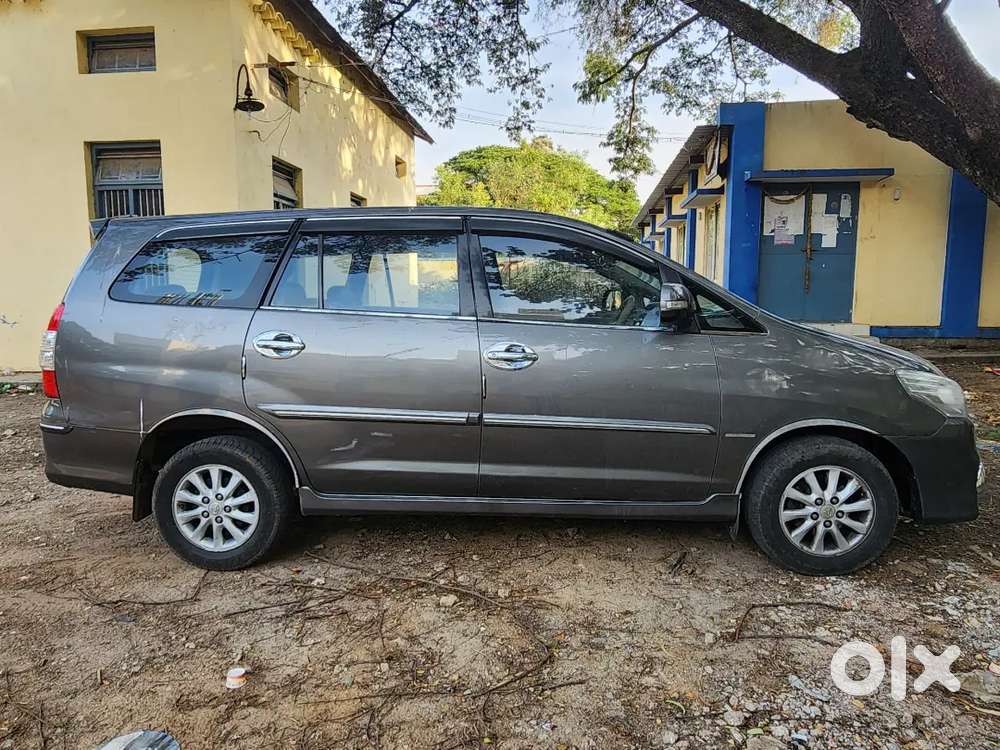 Toyota Innova 2.0 Petrol Manual 2012