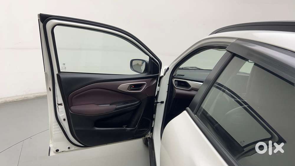 Maruti Suzuki Fronx Delta Plus 1.2l Mt, 2024, Petrol