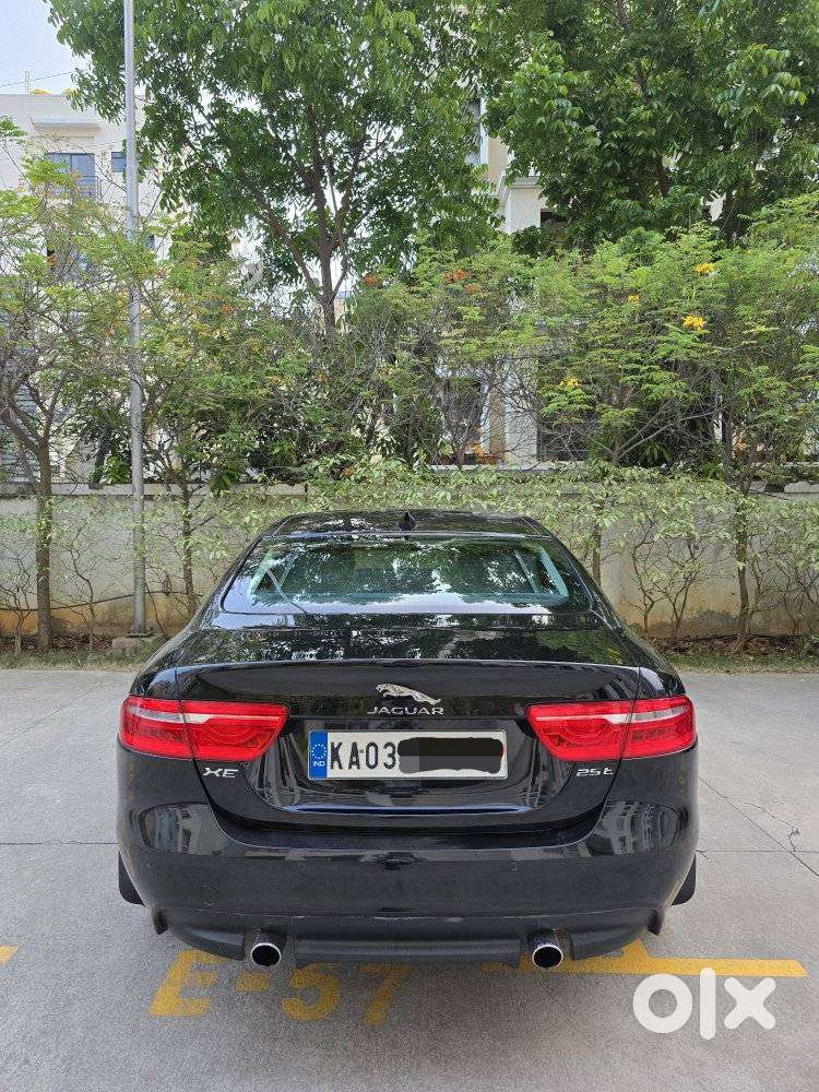 Jaguar Xe Portfolio, 2017, Petrol