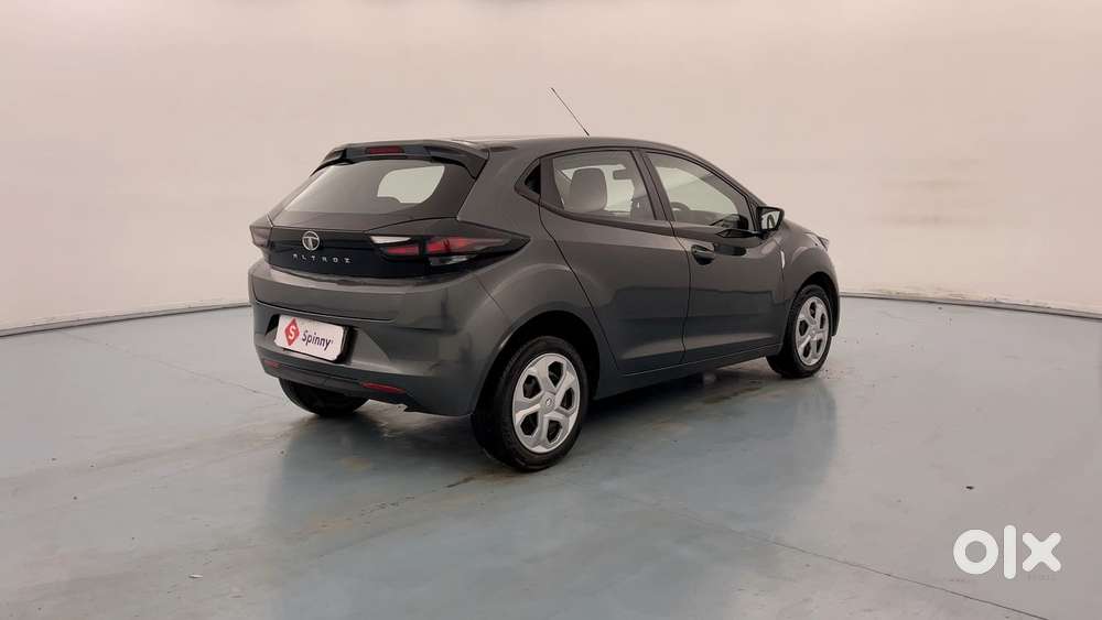 Tata Altroz 1.2 Xm Plus, 2022, Petrol