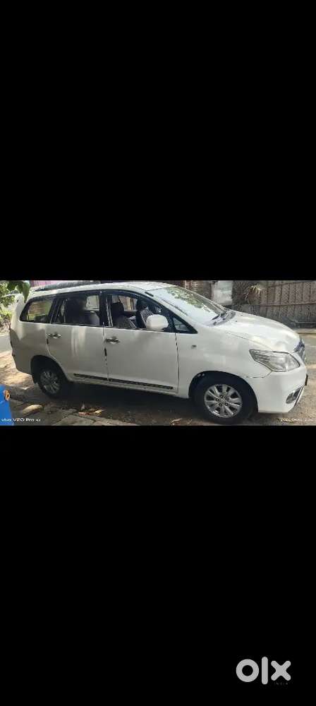 Toyota Innova 2.5 E 2015