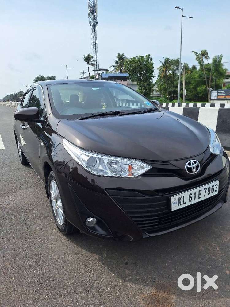 Toyota Yaris J Cvt, 2020, Petrol