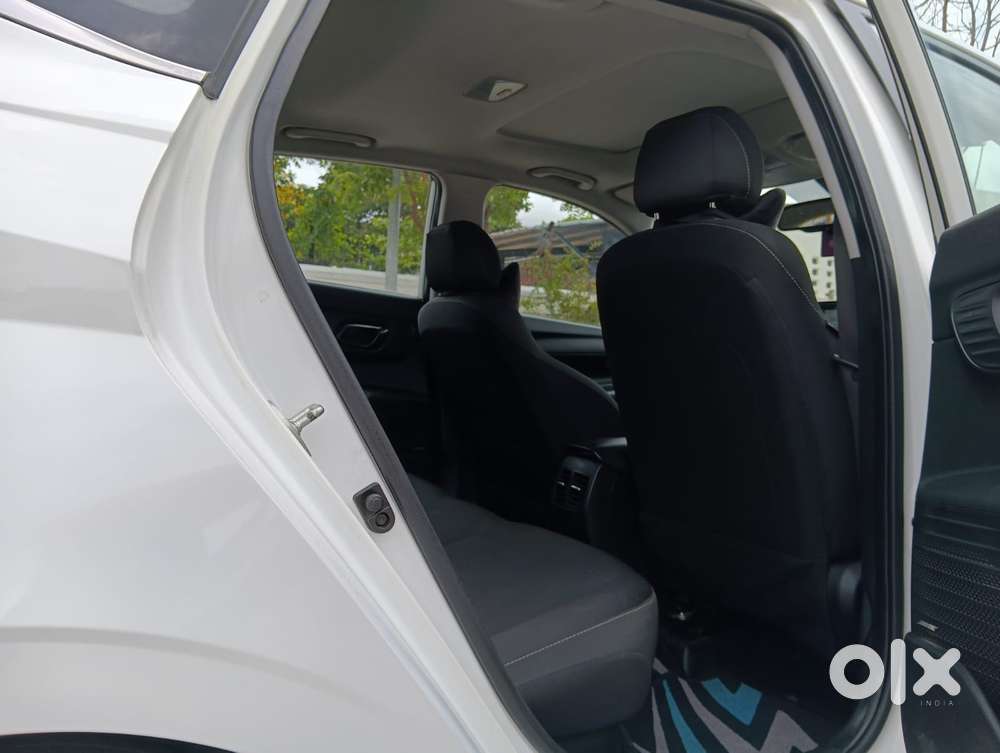 Hyundai I20 Petrol Asta Option, 2022, Petrol
